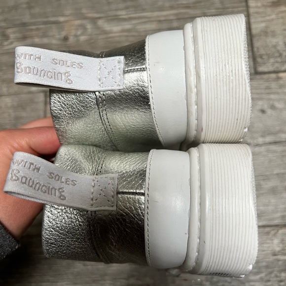 Doc Martens | RARE silver metallic platform chukka - Picture 5 of 10